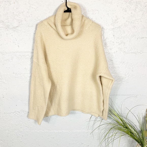 J.O.A Chunky Turtleneck Sweater in Ivory - Picture 5 of 8